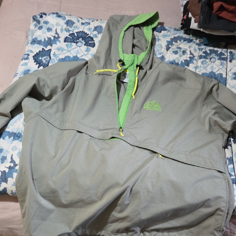 Marmot Gray with Green Trim Anorak Jacket Xl